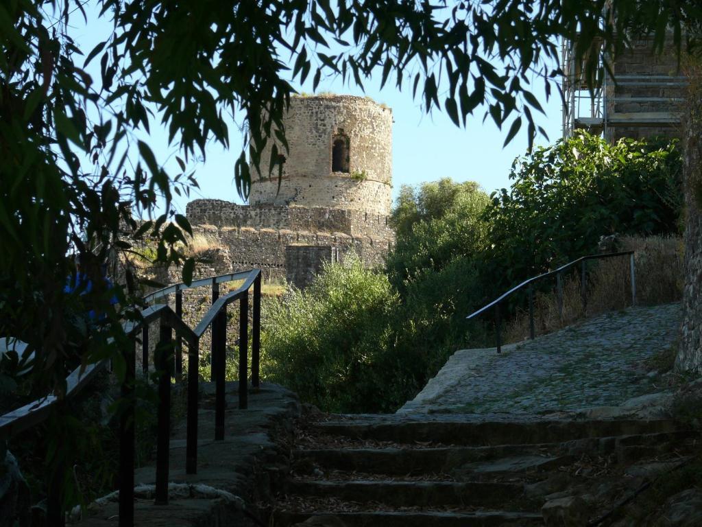 Camino del Castillo Jimena De La Frontera Exterior foto